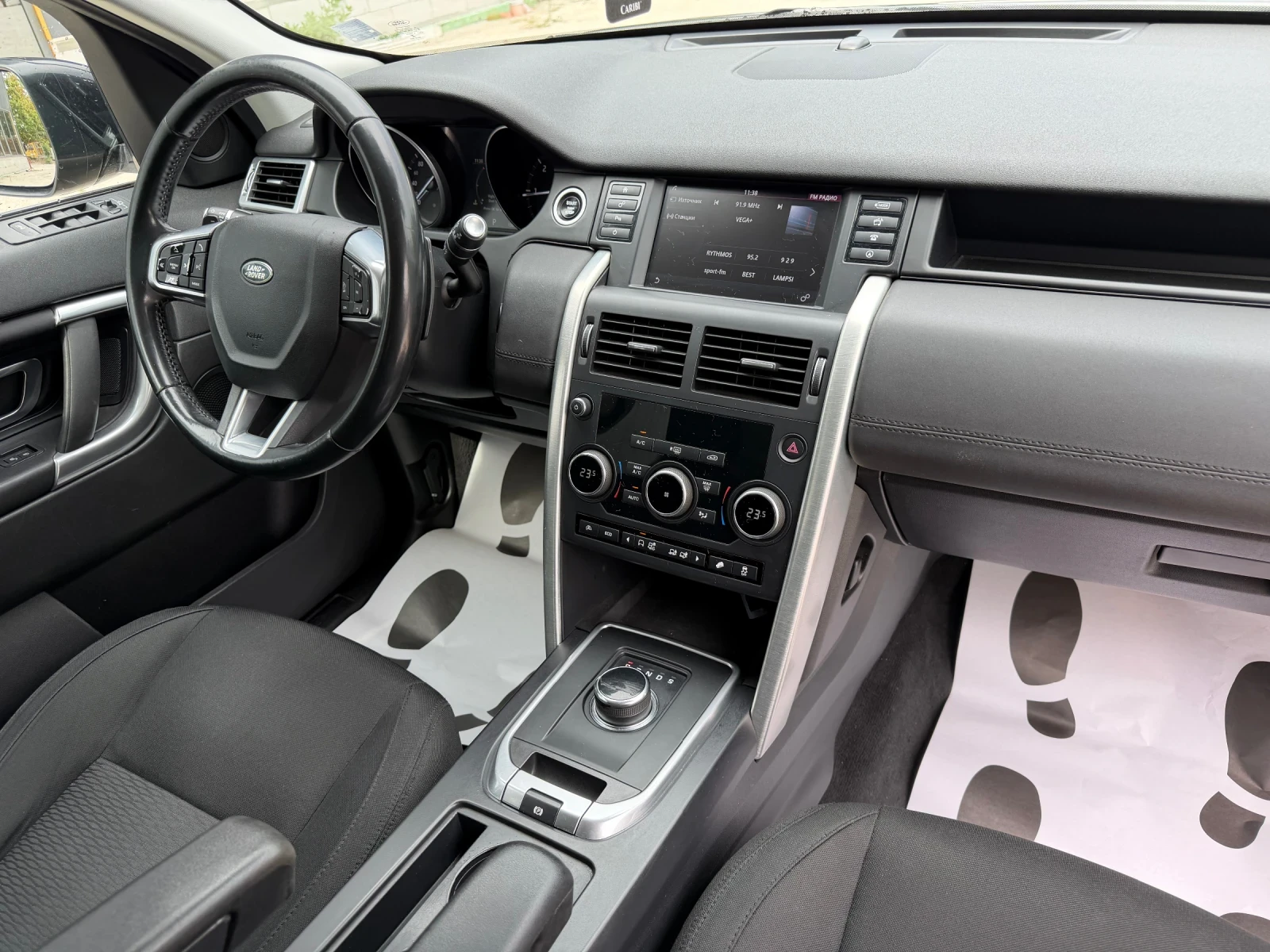 Land Rover Discovery Sport 2.0Td4/4x4/150ps, снимка 15 - Автомобили и джипове - 56160955