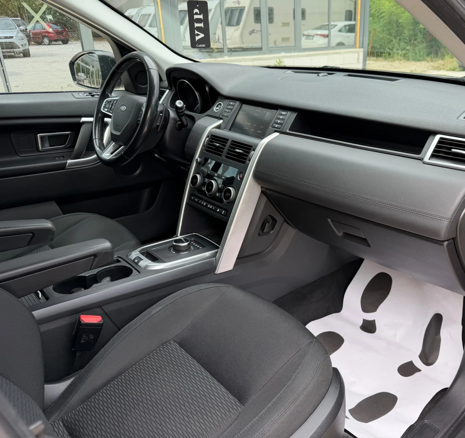 Land Rover Discovery Sport 2.0Td4/4x4/150ps, снимка 13 - Автомобили и джипове - 56160955