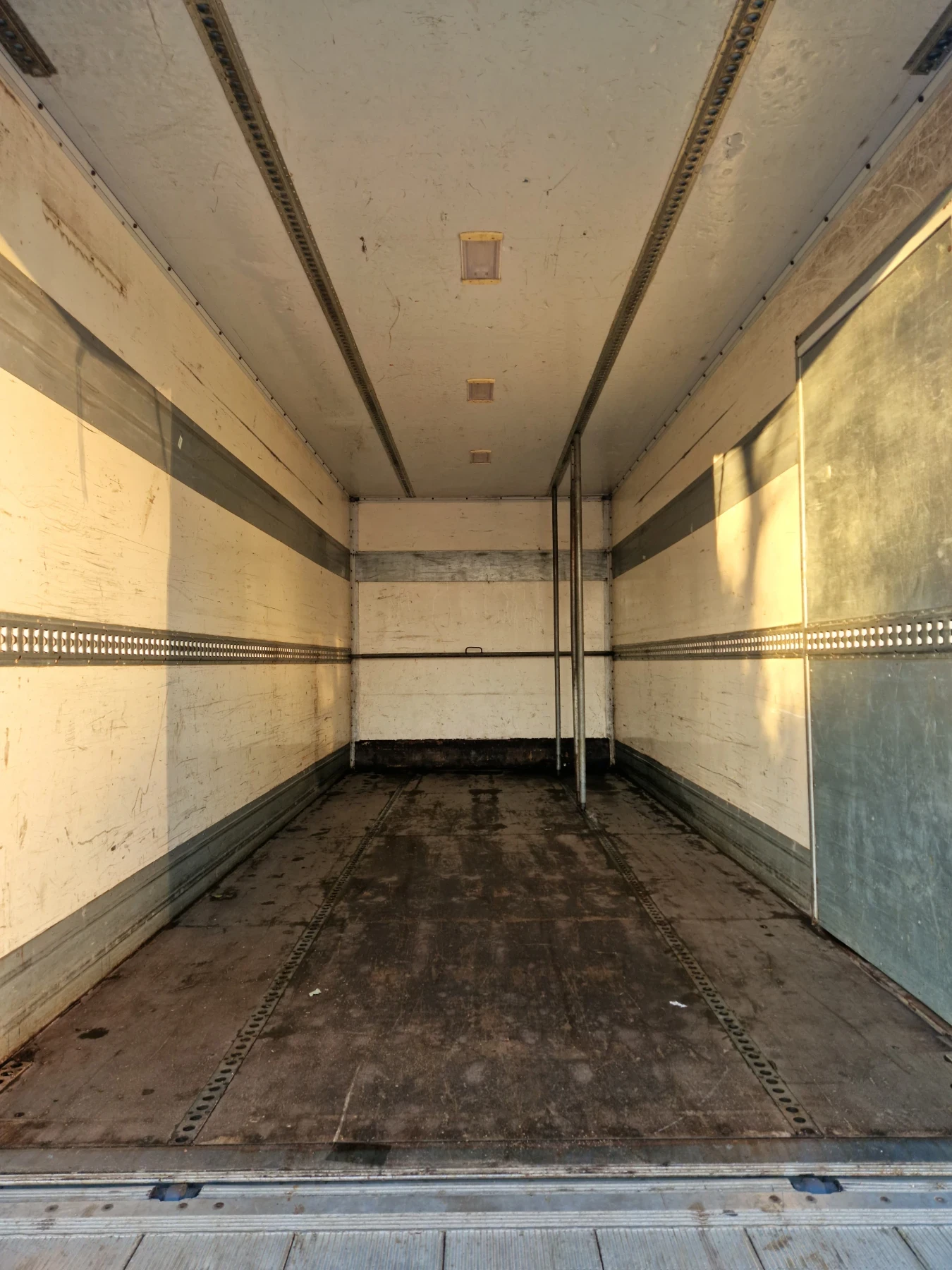 Iveco Daily 40C18, снимка 14 - Бусове и автобуси - 53878775