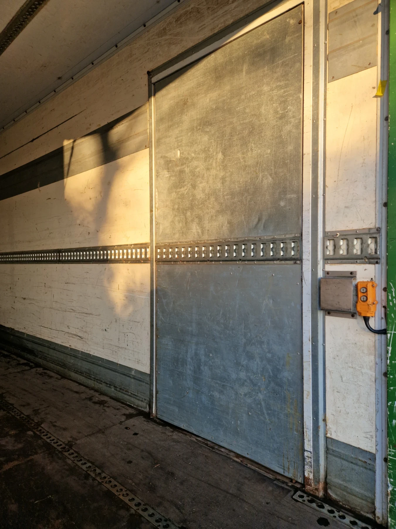 Iveco Daily 40C18, снимка 13 - Бусове и автобуси - 53878775