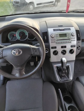 Toyota Corolla verso, снимка 14