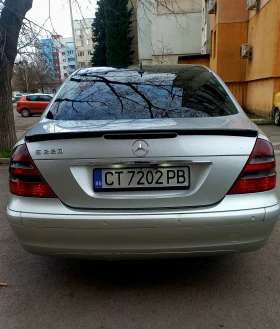 Mercedes-Benz E 220, снимка 3