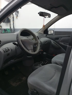 Toyota Yaris 1.0 vvt-i 4 врати, снимка 13