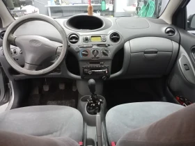 Toyota Yaris 1.0 vvt-i 4 врати, снимка 11