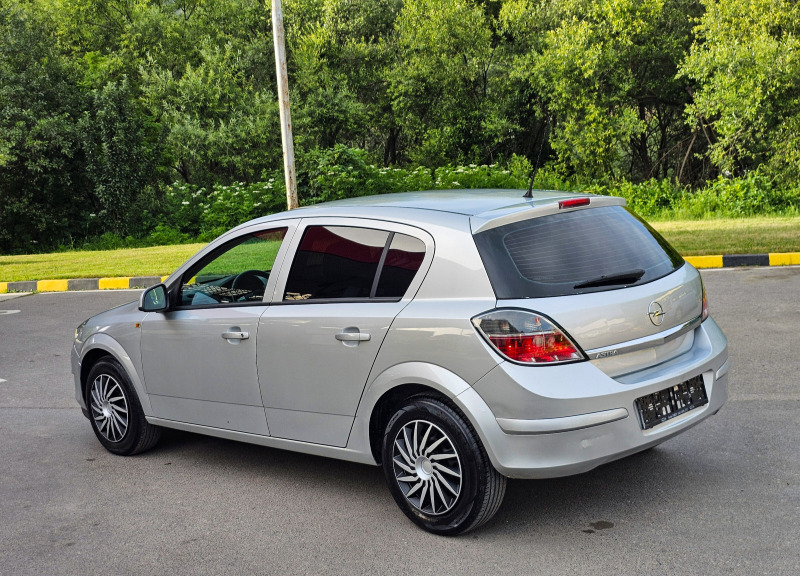 Opel Astra 1.4i 90hp Facelift, снимка 4 - Автомобили и джипове - 46333853