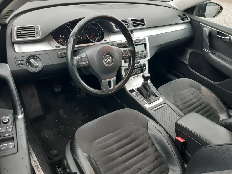 VW Passat, снимка 12 - Автомобили и джипове - 47971360