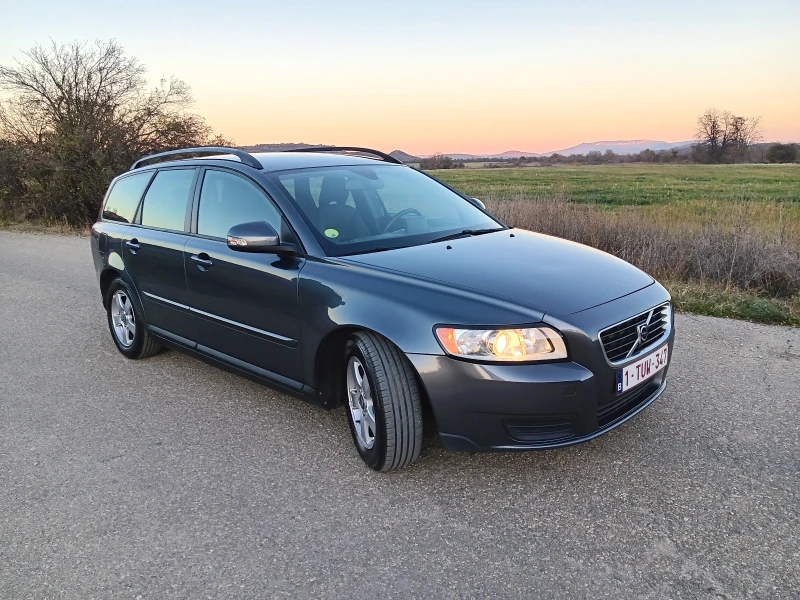 Volvo V50 1.6D navi 2011g, снимка 2 - Автомобили и джипове - 48018600