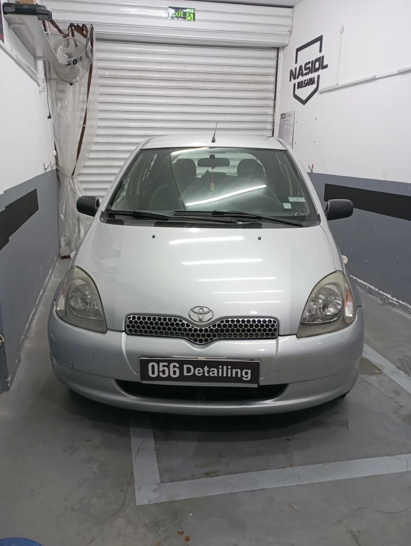 Toyota Yaris 1.0 vvt-i 4 врати, снимка 2 - Автомобили и джипове - 49143680