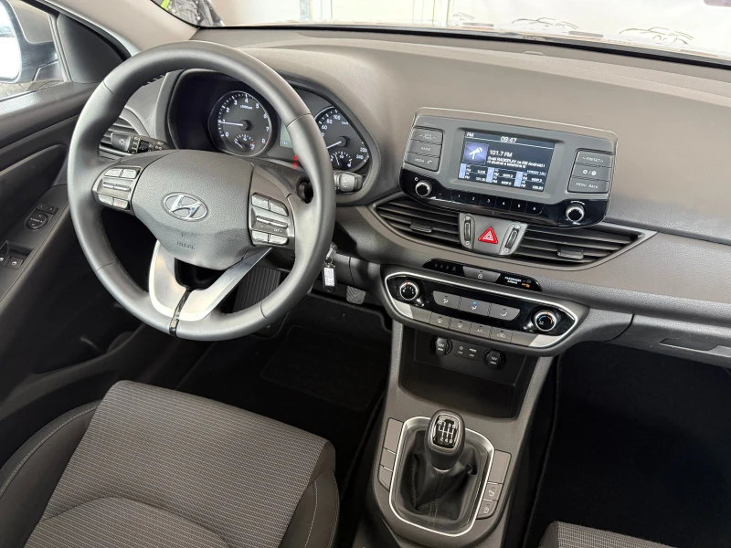 Hyundai I30 1.4I* 99к.с* 6ск* LED* СЕРВИЗНА КНИЖКА С ПЪЛНА ИСТ, снимка 12 - Автомобили и джипове - 50495300