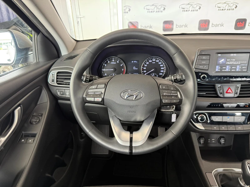 Hyundai I30 1.4I* 99к.с* 6ск* LED* СЕРВИЗНА КНИЖКА С ПЪЛНА ИСТ, снимка 11 - Автомобили и джипове - 50495300