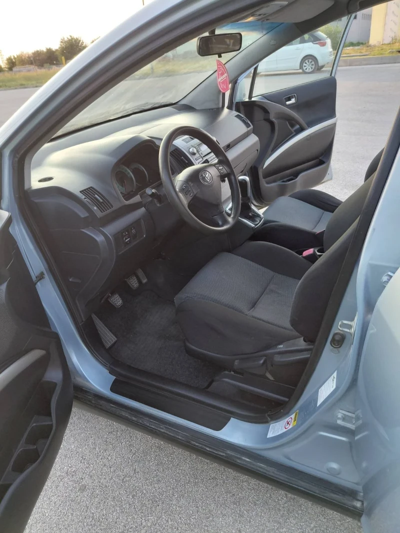 Toyota Corolla verso, снимка 16 - Автомобили и джипове - 52532129