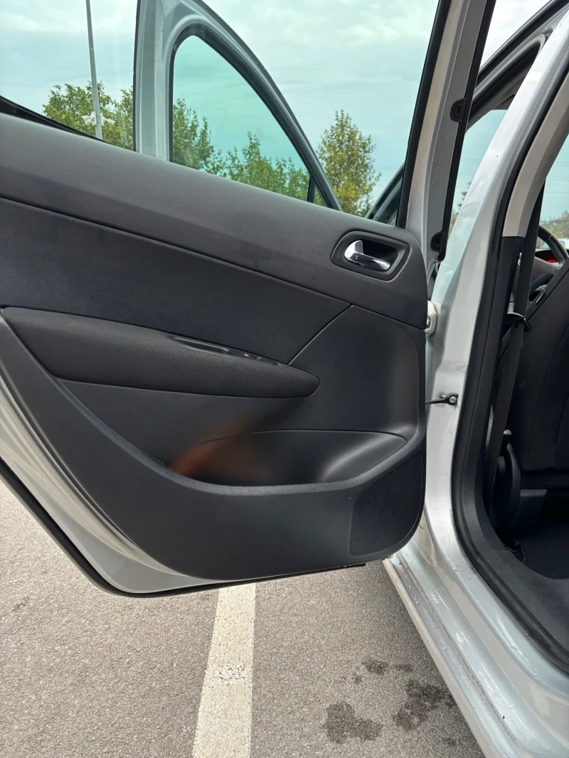 Peugeot 308 1.6 фейслифт, снимка 10 - Автомобили и джипове - 51842668