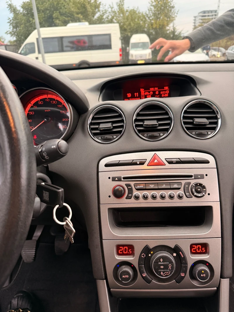 Peugeot 308 1.6 фейслифт, снимка 8 - Автомобили и джипове - 51842668