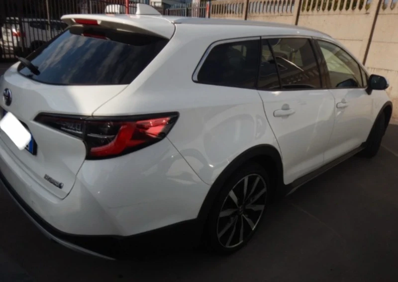 Toyota Corolla Trek 2.0 Хибрид 184к.с 09.2022г, снимка 2 - Автомобили и джипове - 52724155