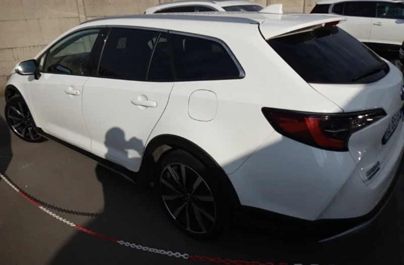 Toyota Corolla Trek 2.0 Хибрид 184к.с 09.2022г, снимка 5 - Автомобили и джипове - 52724155