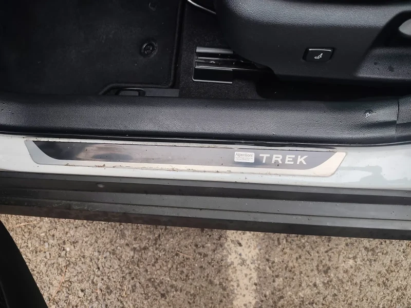 Toyota Corolla TREK 2.0 Хибрид 184к.с 09.2022г, снимка 16 - Автомобили и джипове - 52724155