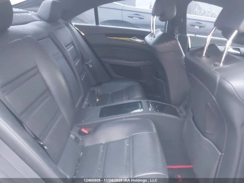 Mercedes-Benz CLS 63 AMG * CARFAX * БЕЗ ПЪРВОНАЧАЛНА ВНОСКА, снимка 8 - Автомобили и джипове - 52734915