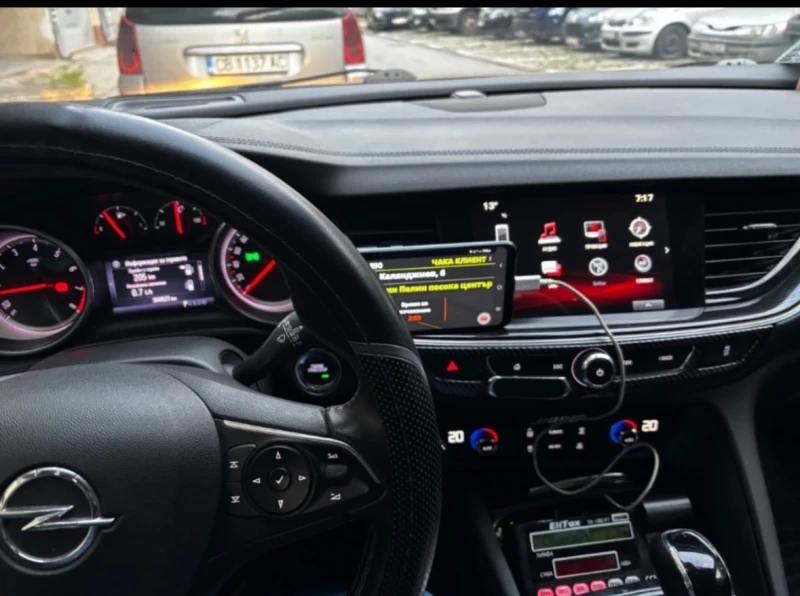 Opel Insignia Grand Sport , снимка 11 - Автомобили и джипове - 52952401