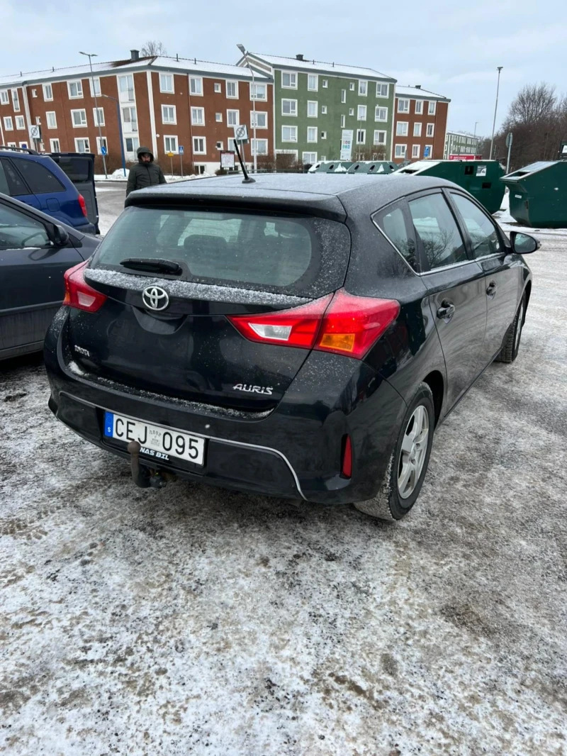 Toyota Auris 1.4 D, снимка 5 - Автомобили и джипове - 53289023