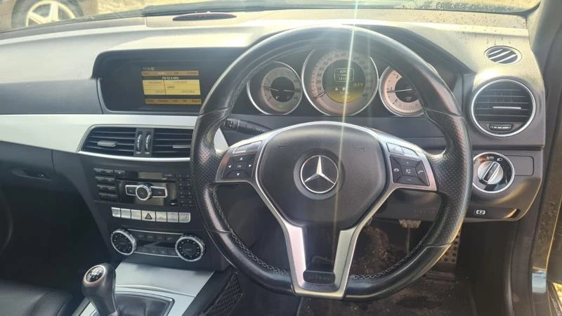 Mercedes-Benz C 220 200 220 250 300 350 6, 3 AMG, снимка 11 - Автомобили и джипове - 31110073