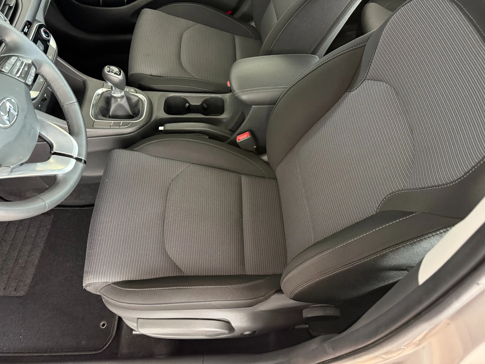 Hyundai I30 1.4I* 99к.с* 6ск* LED* СЕРВИЗНА КНИЖКА С ПЪЛНА ИСТ - изображение 8