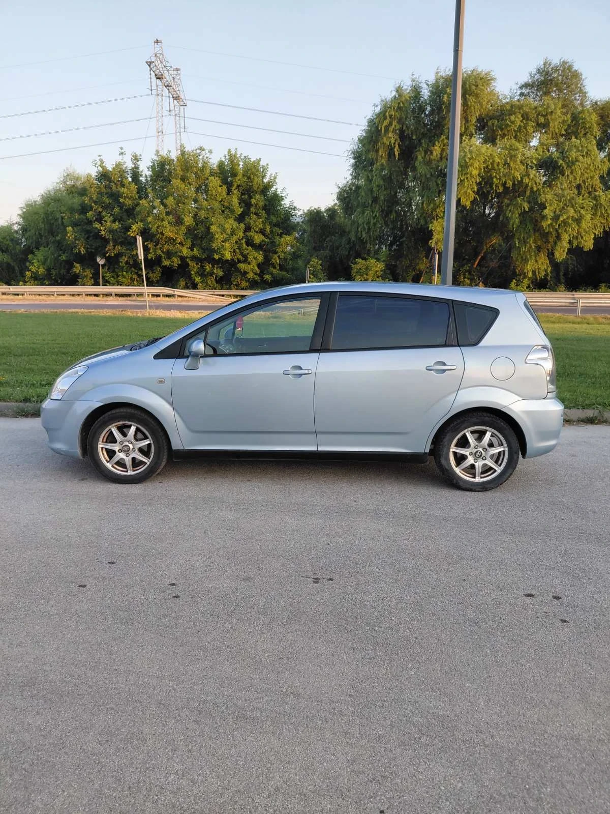 Toyota Corolla verso  - изображение 2