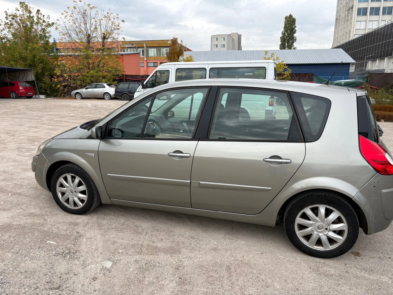 Renault Scenic 1.5 dci - изображение 4