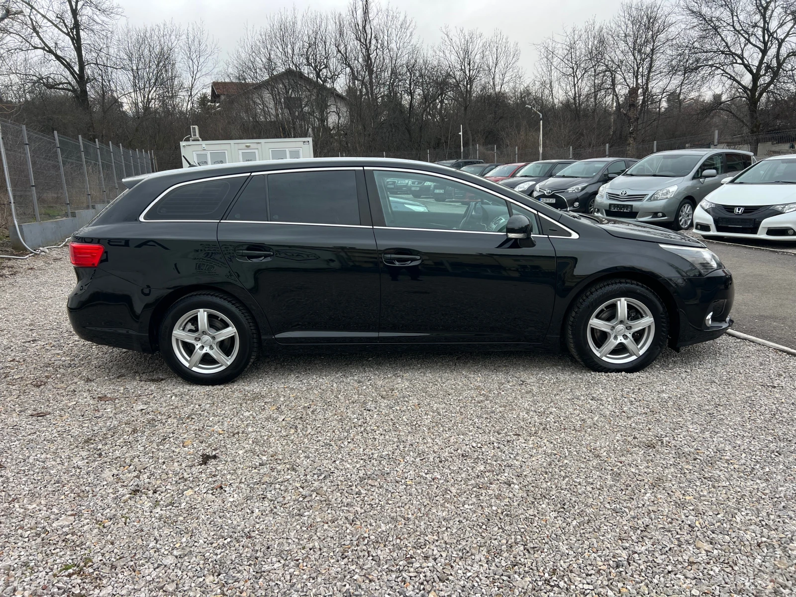 Toyota Avensis 1.8-NAVI FULL - изображение 7