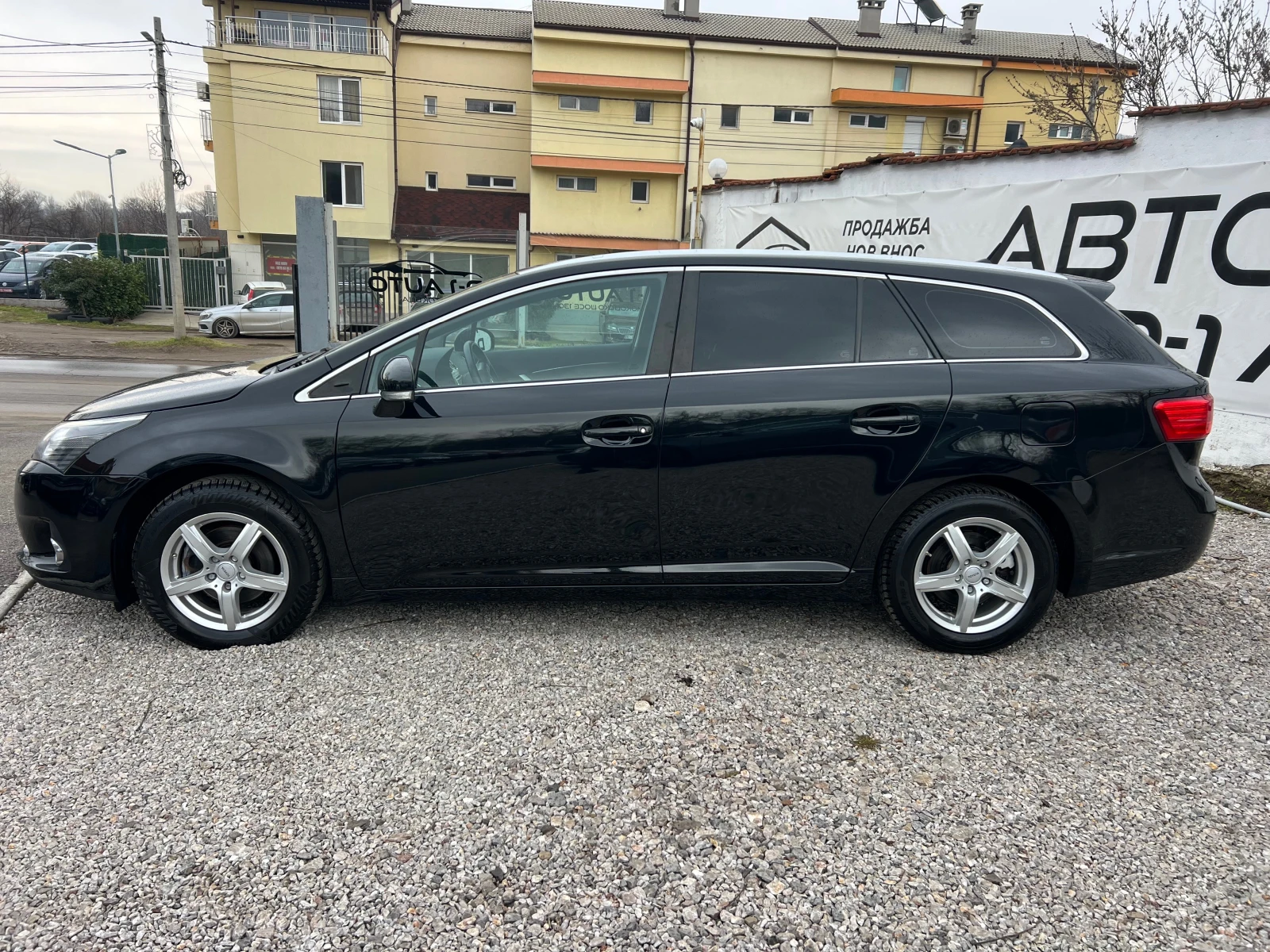 Toyota Avensis 1.8-NAVI FULL - изображение 8