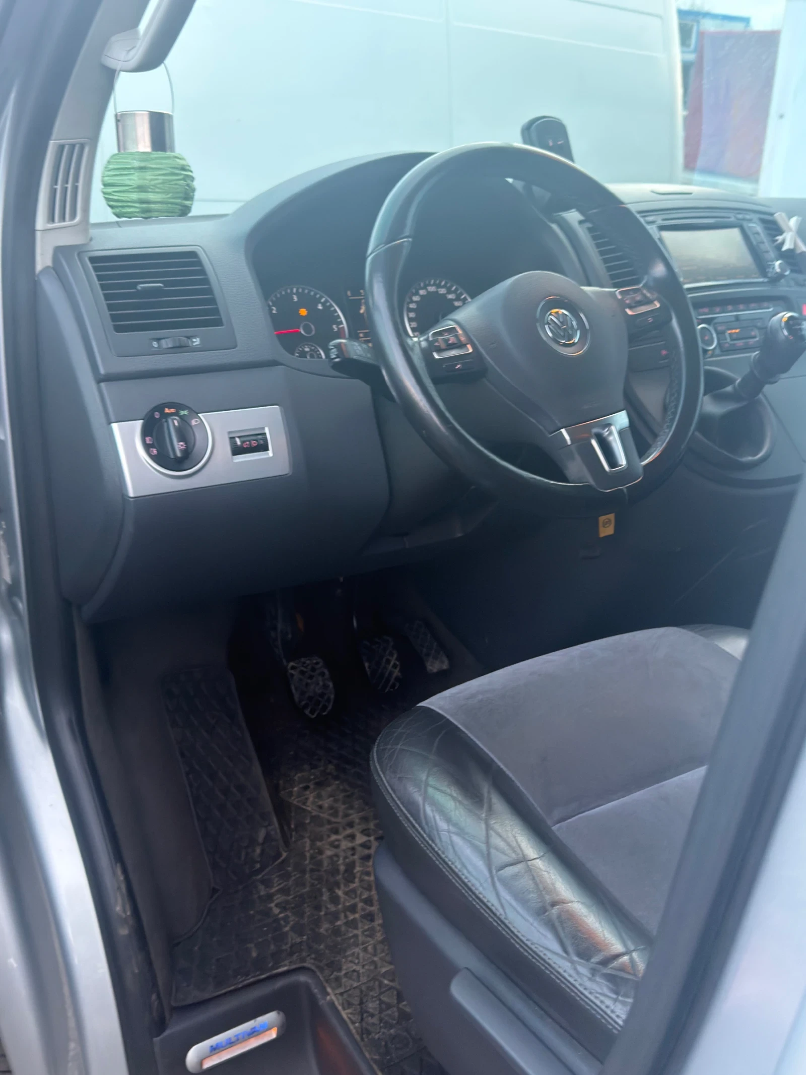 VW Multivan T5.1, снимка 9 - Автомобили и джипове - 53876393