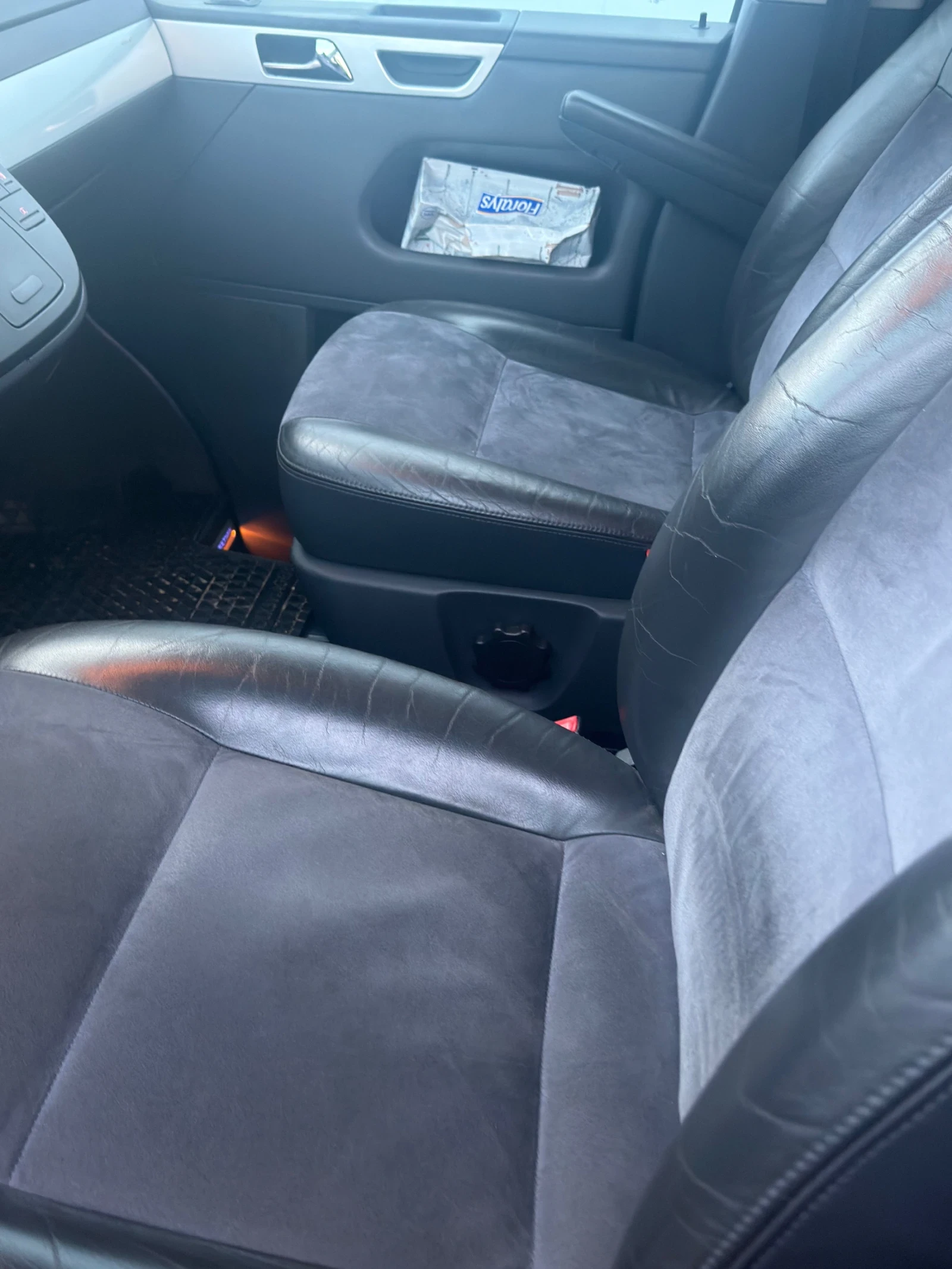 VW Multivan T5.1, снимка 12 - Автомобили и джипове - 53876393