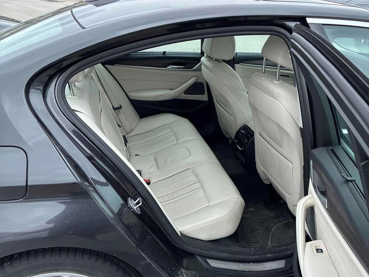 BMW 530 i xDrive * HARMAN/KARDON* PANORAMA* �����*  | Mobile.bg � ����������� 11