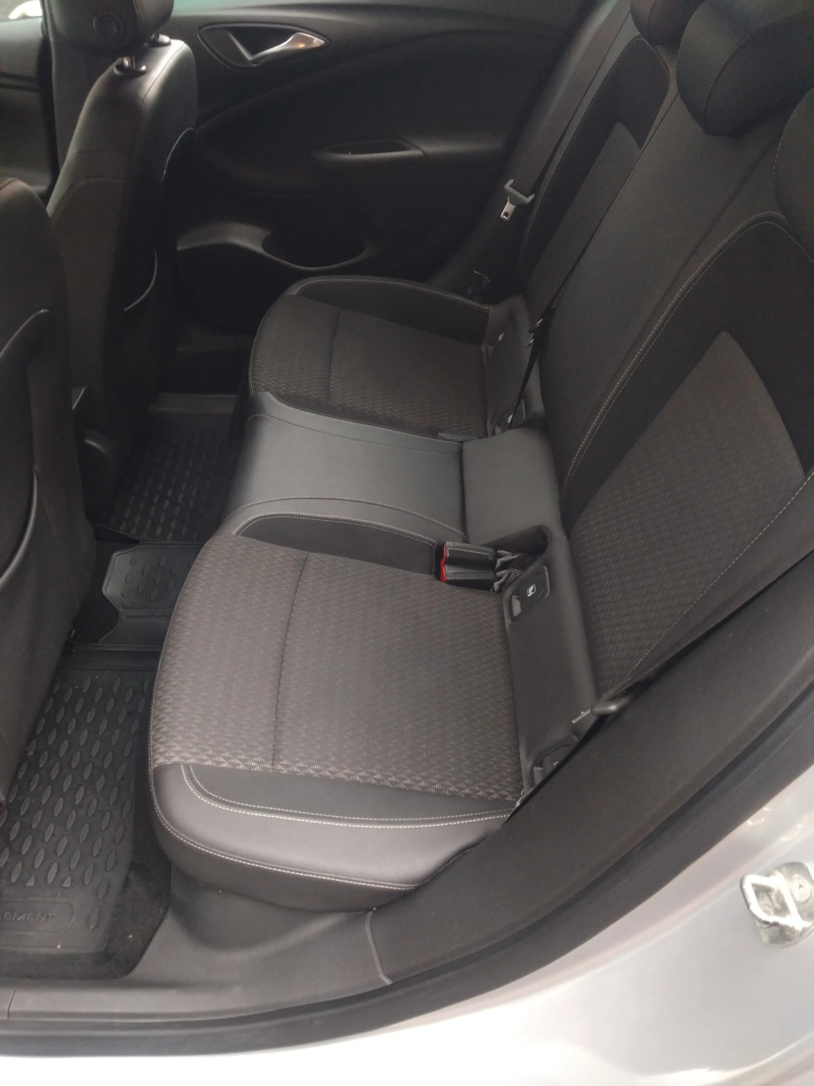 Opel Astra 1.6tdci, снимка 15 - Автомобили и джипове - 53966555