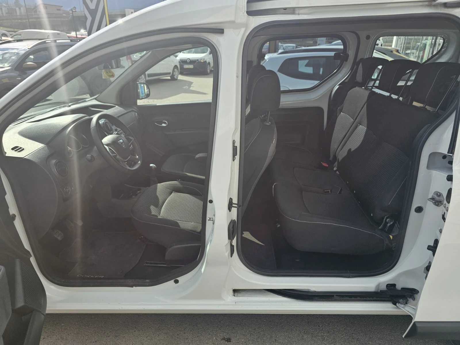 Dacia Dokker dCi 90 к.с. Дизел Stop & Start N1, снимка 13 - Автомобили и джипове - 53989436