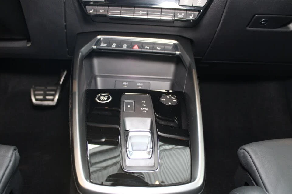 Audi A3 Technik * QUATTRO * 45TFSI АвтоКредит (ЦЕНА ДО БГ), снимка 14 - Автомобили и джипове - 53990850