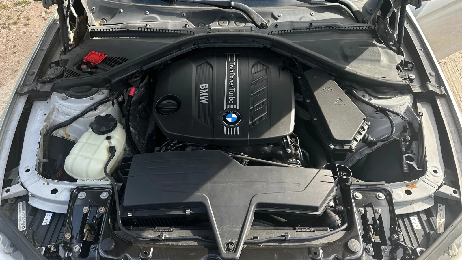 BMW 320 LED/MEMORY/Обслужен, снимка 9 - Автомобили и джипове - 54039991
