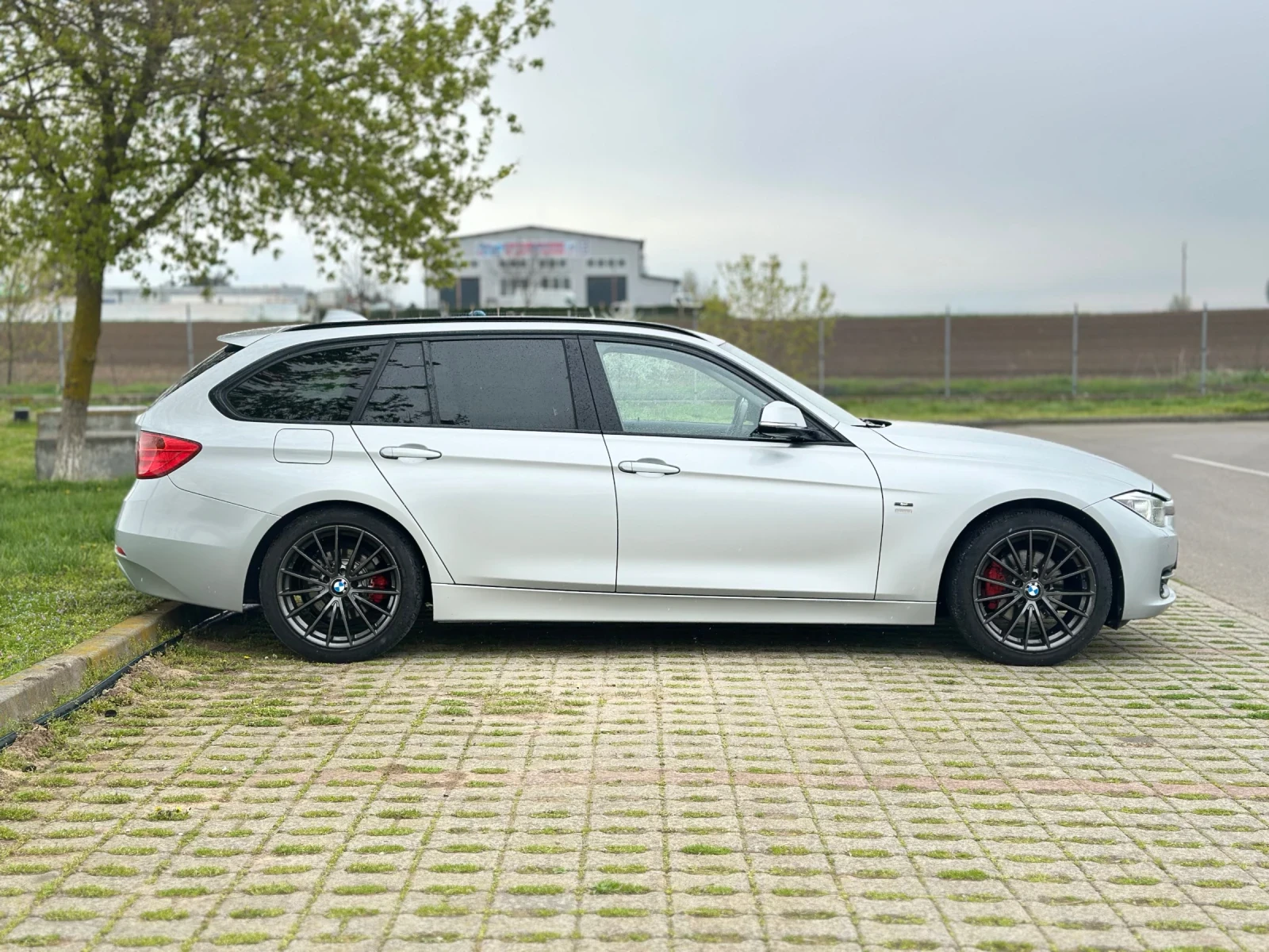 BMW 320 Head Up/Memory/Light Pack, снимка 4 - Автомобили и джипове - 54039991