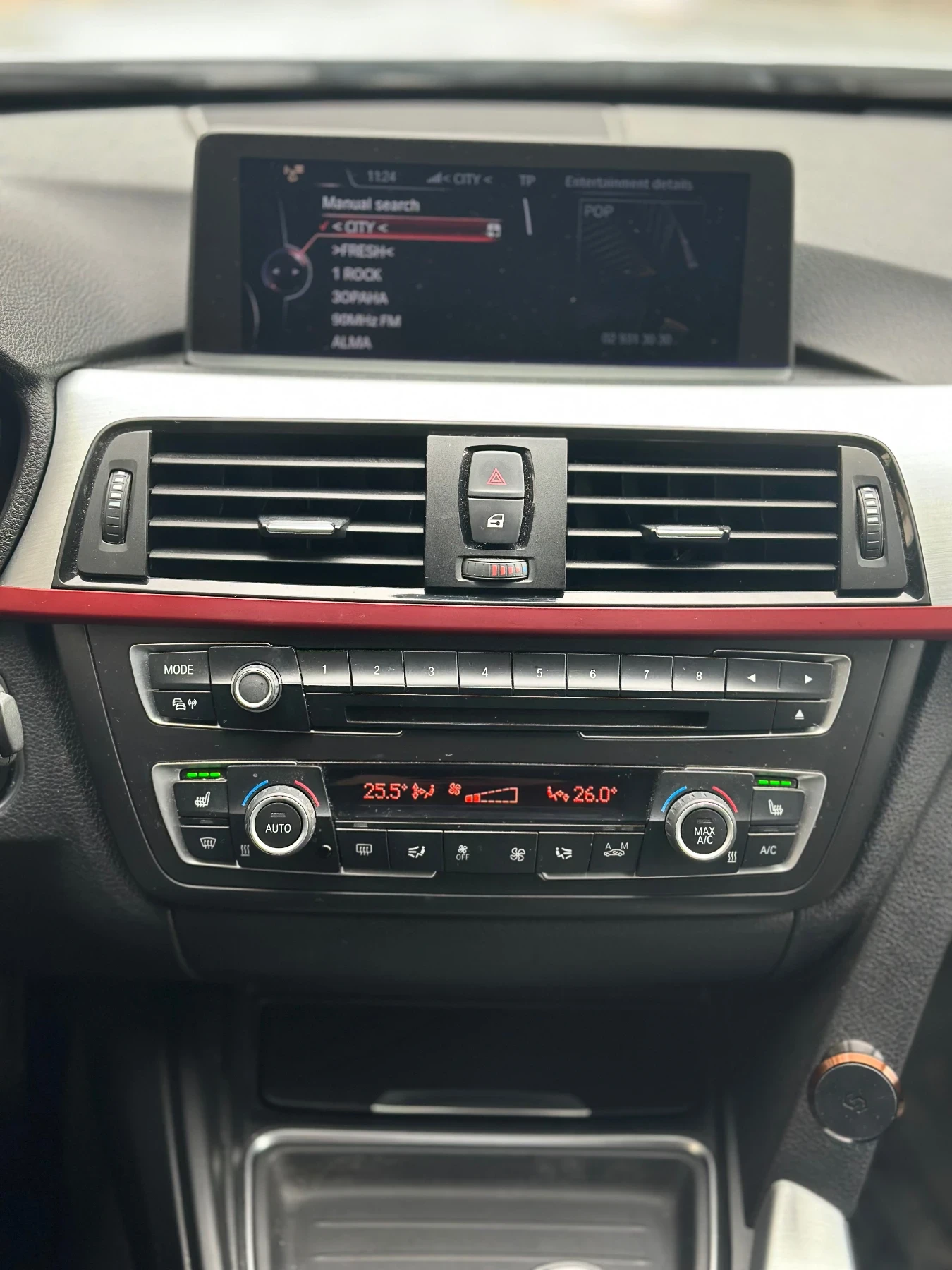 BMW 320 Head Up/Memory/Light Pack, снимка 14 - Автомобили и джипове - 54039991