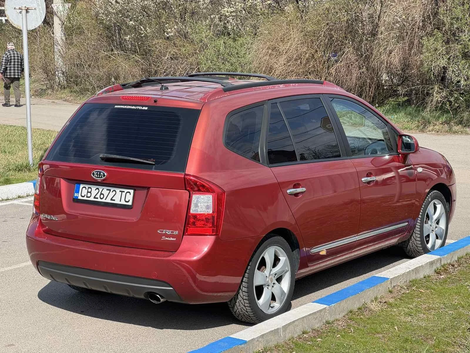 Kia Carens, снимка 5 - Автомобили и джипове - 54087995