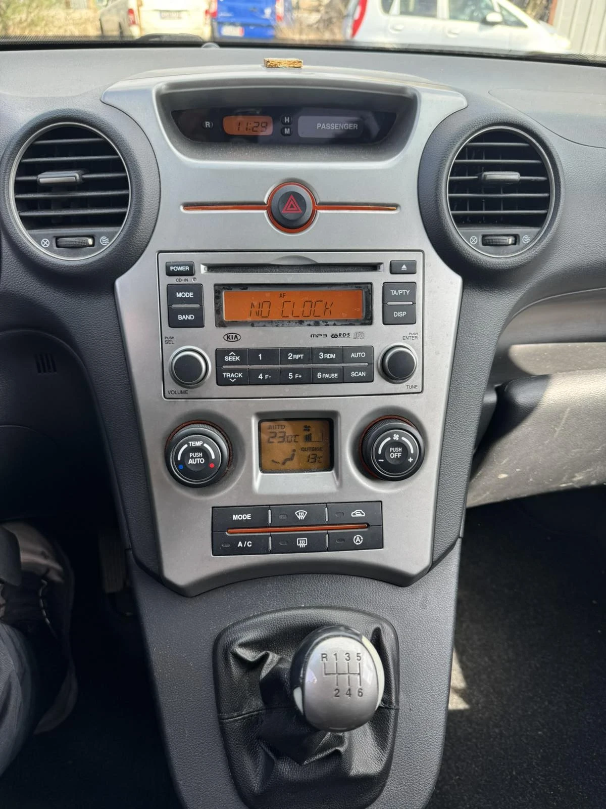 Kia Carens, снимка 3 - Автомобили и джипове - 54087995