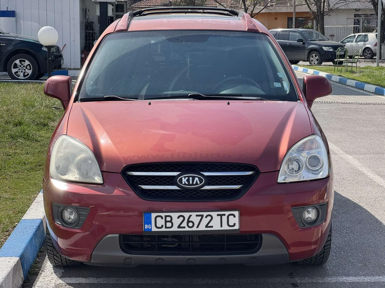 Kia Carens, снимка 8 - Автомобили и джипове - 54087995