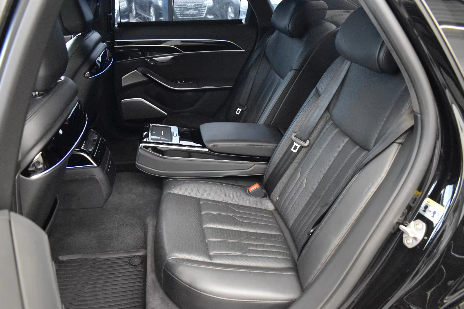 Audi S8 MATRIX/571HP/B&O/PANO/21/360/324z | Mobile.bg � ����������� 12