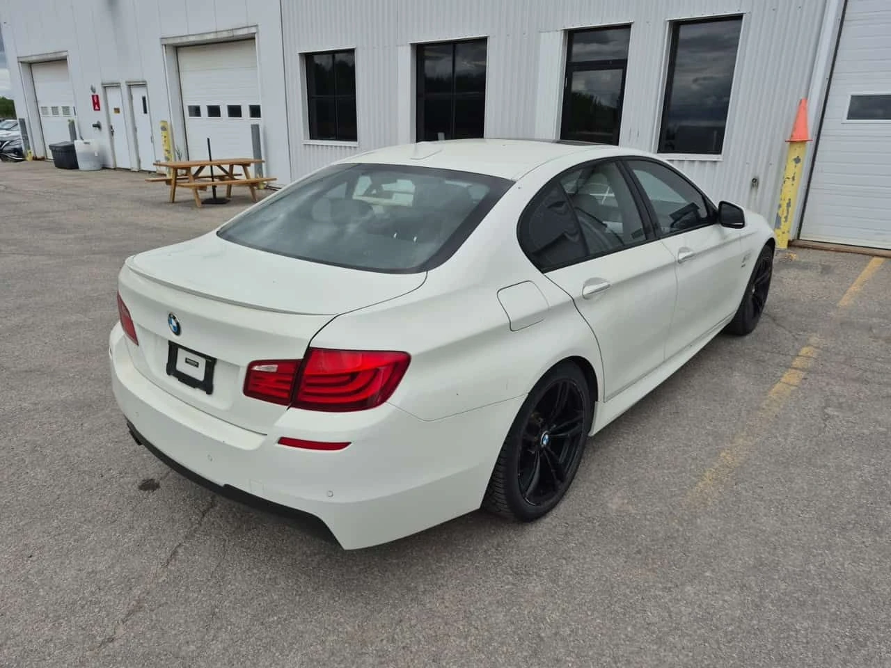 BMW 528 М ПАКЕТ/528I XDRIVE/ШИБЕДАХ/CARFAX/ФИНАНСИРАНЕ, снимка 3 - Автомобили и джипове - 54705249
