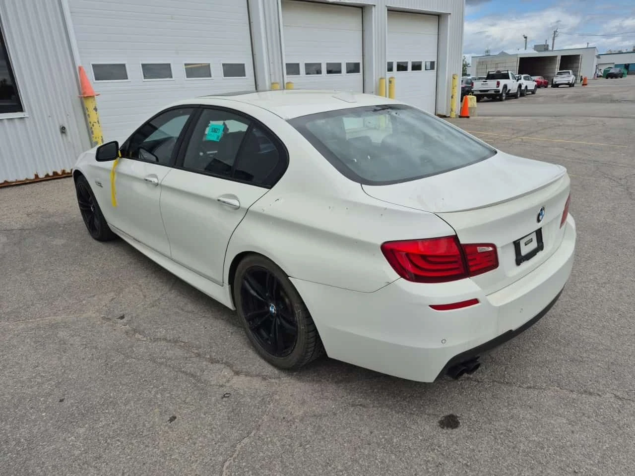 BMW 528 М ПАКЕТ/528I XDRIVE/ШИБЕДАХ/CARFAX/ФИНАНСИРАНЕ, снимка 4 - Автомобили и джипове - 54705249