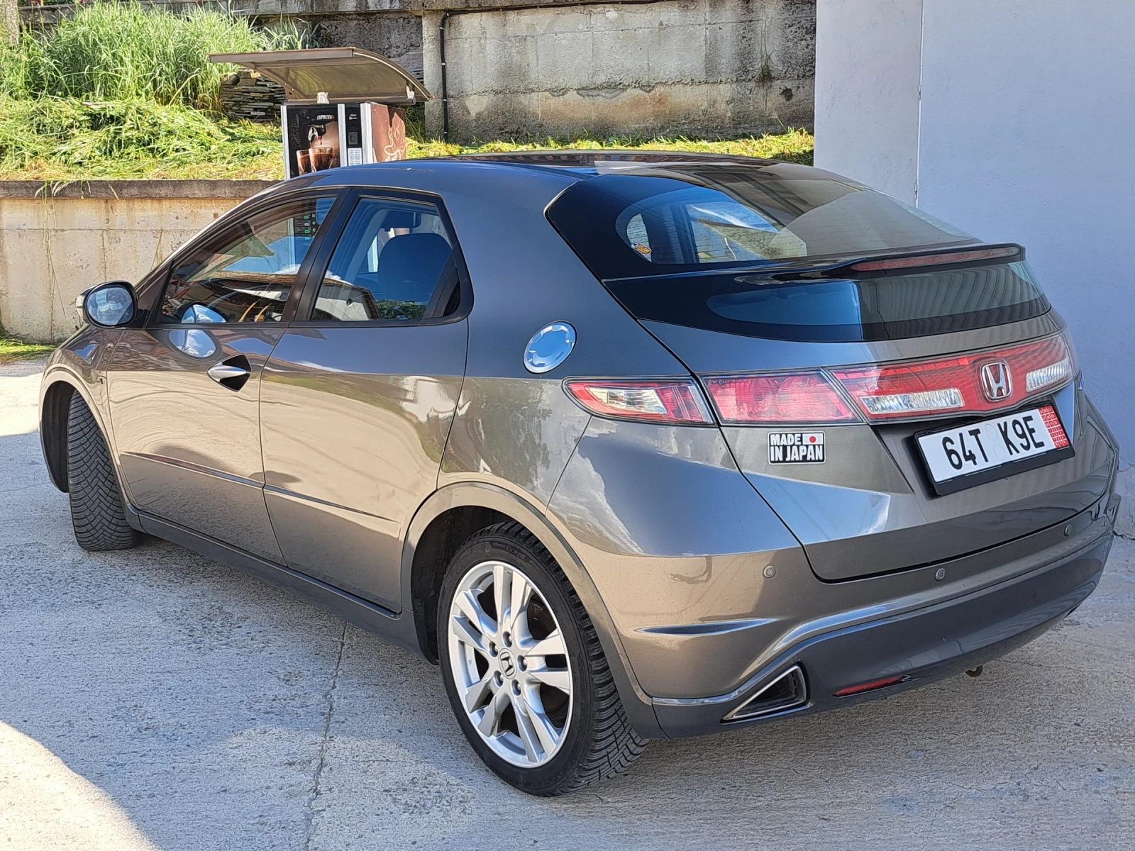 Honda Civic 1.8i-vtec Facelift Уникат, снимка 2 - Автомобили и джипове - 54839475