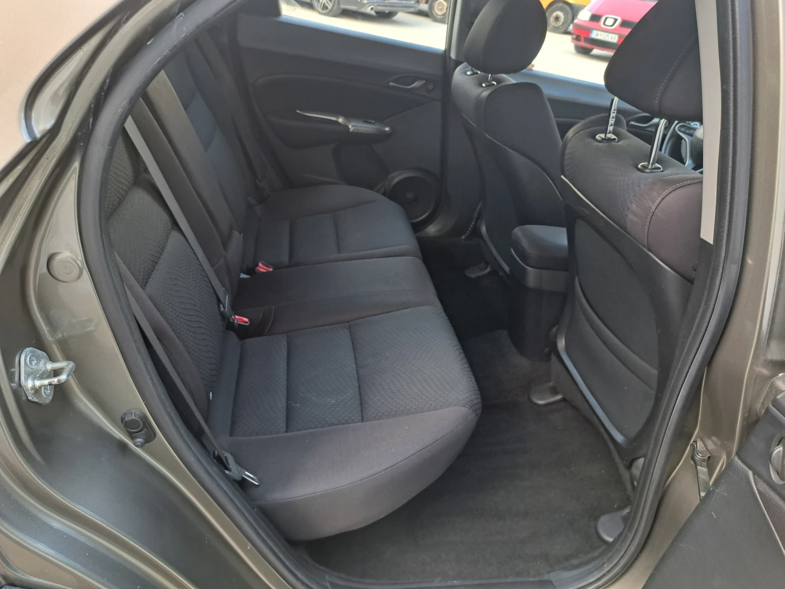 Honda Civic 1.8i-vtec Facelift Уникат, снимка 13 - Автомобили и джипове - 54839475