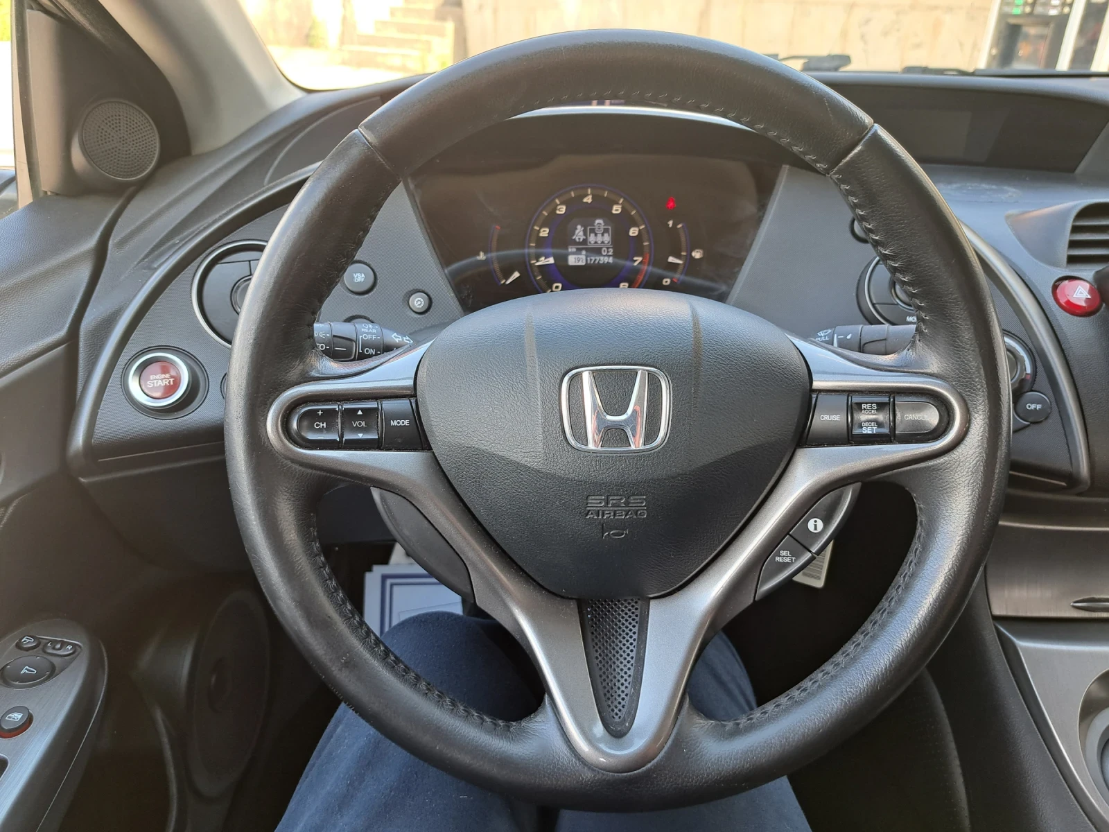 Honda Civic 1.8i-vtec Facelift Уникат, снимка 12 - Автомобили и джипове - 54839475
