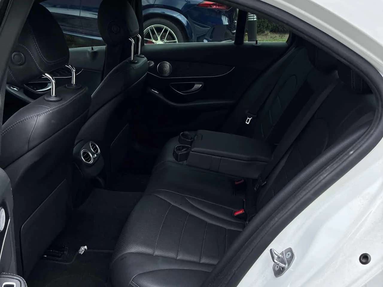 Mercedes-Benz C 300 * AMG PACK * 360 КАМЕРА * ОТ МЕРЦЕДЕС * , снимка 11 - Автомобили и джипове - 55259574