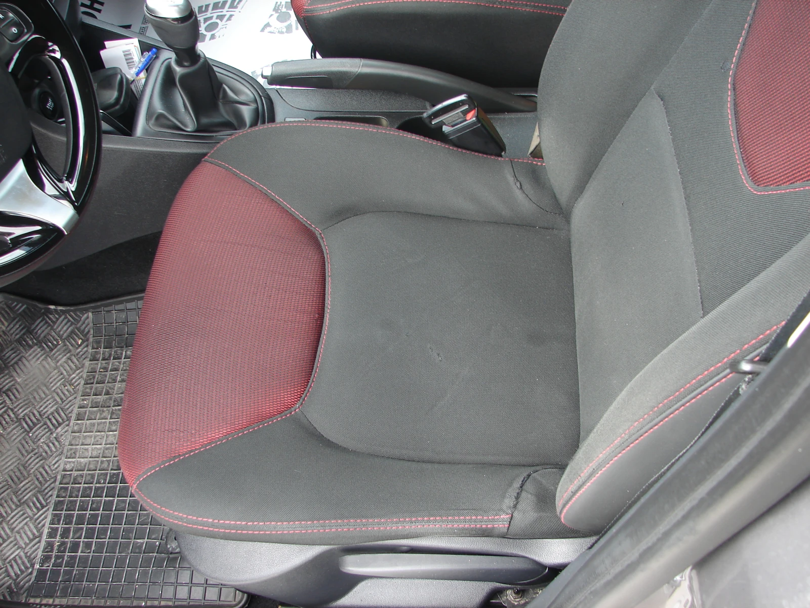 Renault Clio 1.5 DCI EURO 6, снимка 8 - Автомобили и джипове - 55540372