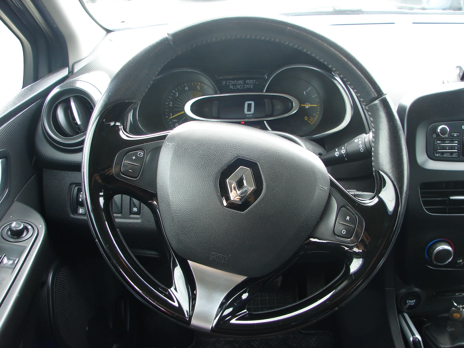 Renault Clio 1.5 DCI EURO 6, снимка 6 - Автомобили и джипове - 55540372